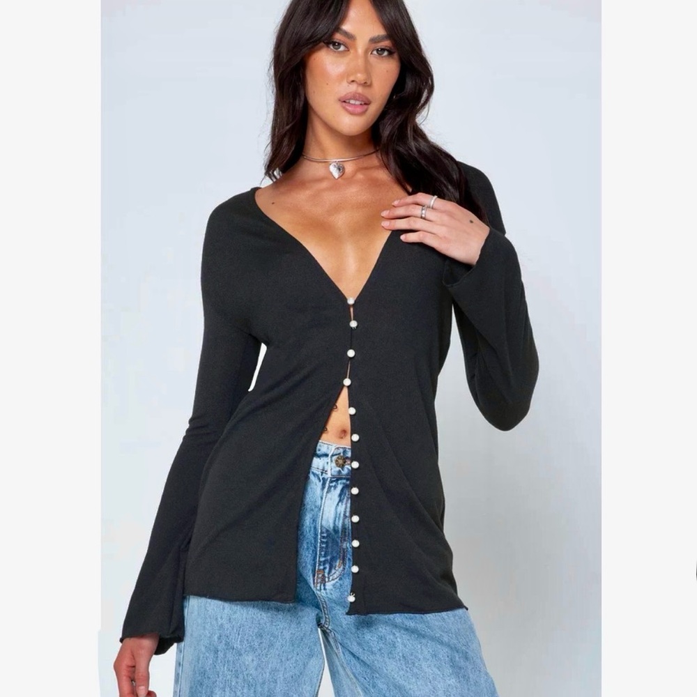 Princess Polly Black Button-Front Ribbed Cardigan - Picture 2 of 11
